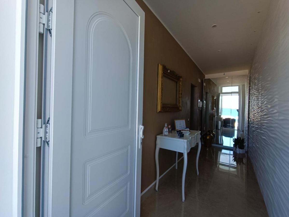 Hotel Ventidue Venti à Bari Extérieur photo