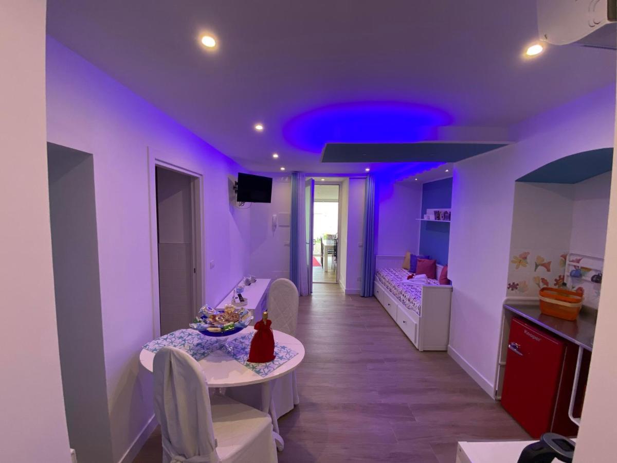 Hotel Ventidue Venti à Bari Extérieur photo